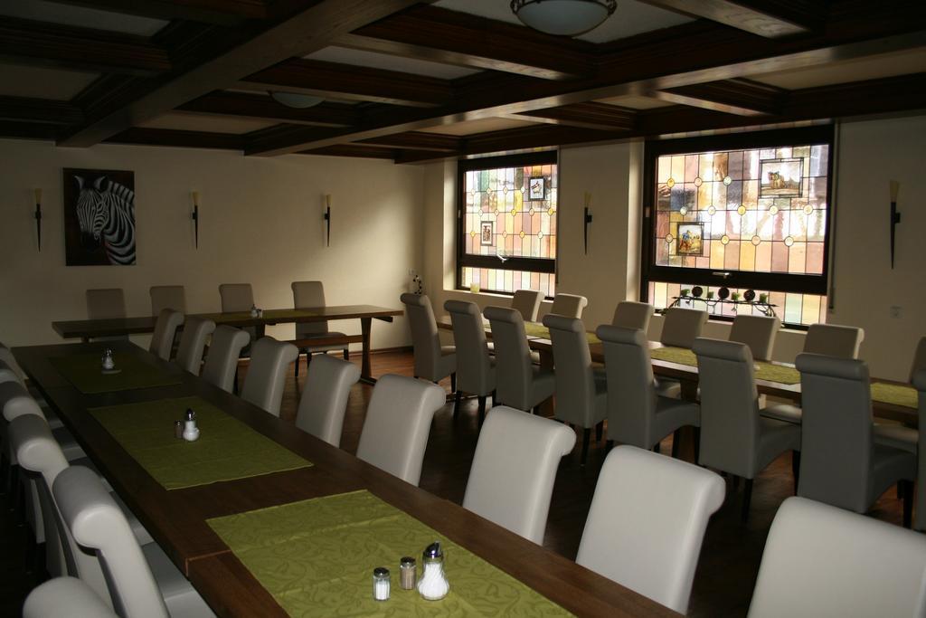 Hotel Restaurant Zum Schwanen Bruchköbel Exteriör bild